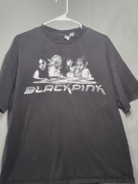 BLACKPINK T Shirt Small Charcoal Gray Group Photo Graphic K Pop Tee
113
